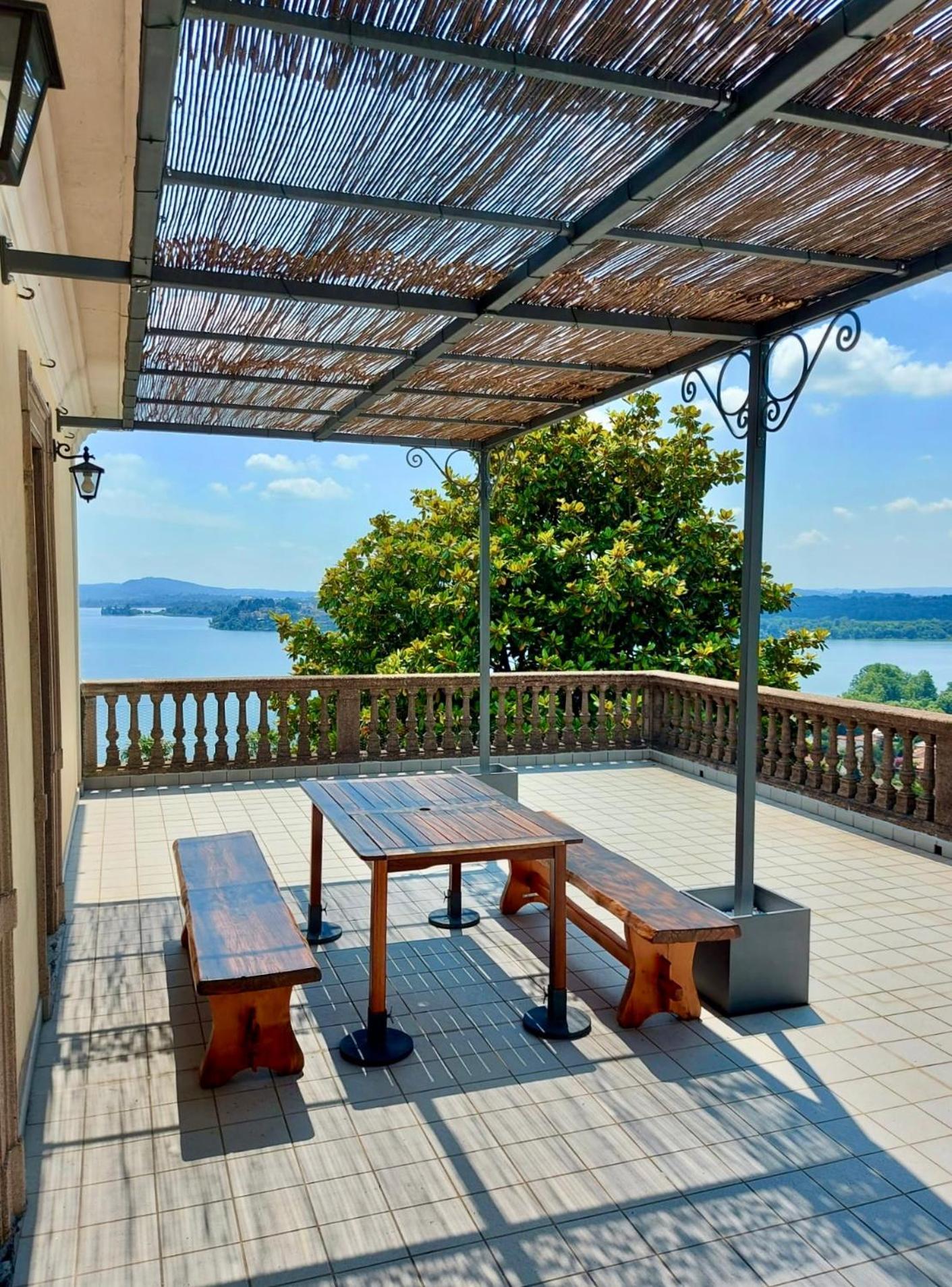 Terrazza Mirabella Apartment Gavirate Bagian luar foto